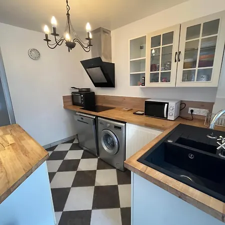 Le Cocon- Avec Terrasse A 5 Minutes A Pied De La *