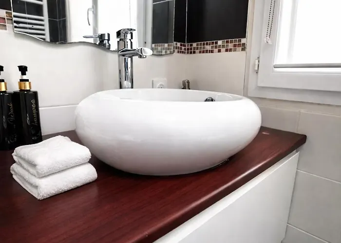 Lägenhet Le Cocon- Avec Terrasse A 5 Minutes A Pied De La